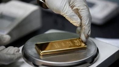 الذهب بصدد تحقيق مكسب أسبوعي مع تضرر الدولار من آمال التحفيز الأمريكي