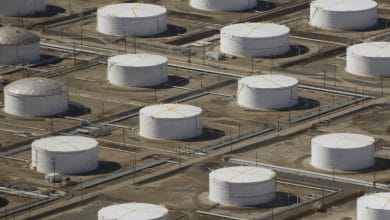السعودية تملأ مستودعات النفط الخام في مصر