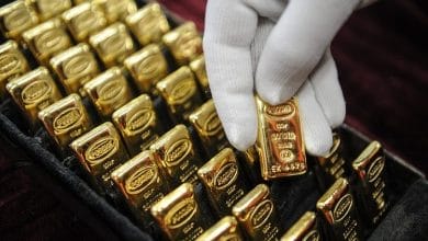 الذهب يبلغ أقل مستوى في أسبوعين بفعل التفاؤل حيال إعادة فتح اقتصادات