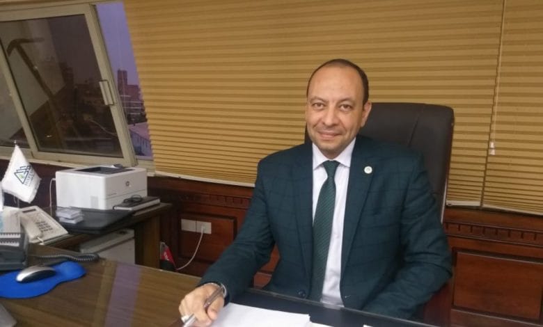 وائل جويد رئيس الشركة مع وزير البترول