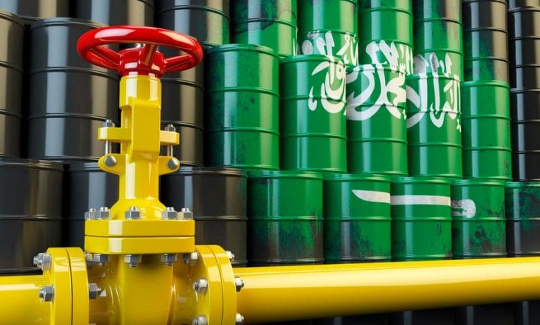 رغم الضغوطات.. السعودية تسعى لرفع النفط إلى 70 دولارا على الأقل غير عابئة بالخام الصخري