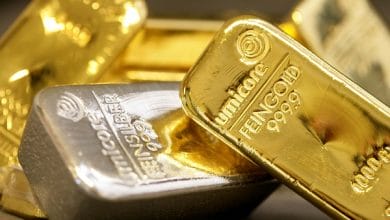 أسعار الذهب تتراجع وسط ارتفاع الدولار
