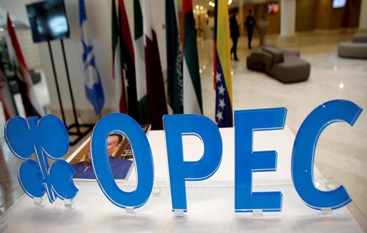 بوتين: اتفاق خفض انتاج النفط ساعد في استقرار الأسواق العالمية