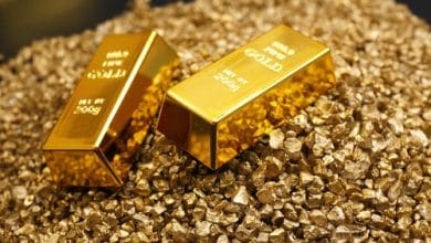 الذهب يهبط أكثر من 1% إلى أدنى مستوى في شهر بفعل آمال في اتفاق للتجارة