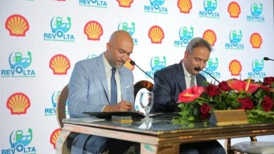  شل وريفولتا مصر يوقعان شراكة استراتيجية لنشر  محطات شحن السيارات الكهربائية 