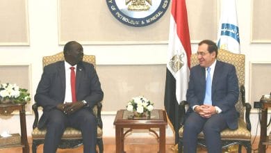 الملا يؤكد استعداد مصر الكامل لتقديم الخبرات البترولية لجنوب السودان