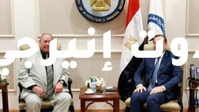 وزير البترول يستقبل السفير الروماني بالقاهرة لبحث التعاون المشترك