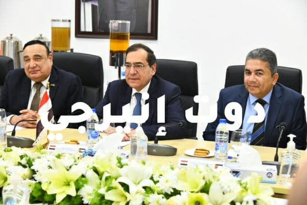 وزير البترول يشهد توقيع اتفاق توصيل الغاز الطبيعي لمدينة القُويرة الصناعية في العقبة الأردنية