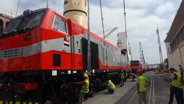 وزير النقل : وصول 20 جرار سكة حديد جديدة إلى ميناء الإسكندرية