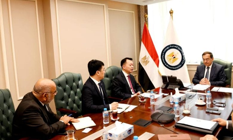 وزير البترول يستقبل رئيس نورث بتروليم الصينية.. والشركة تبحث التوسع فى حجم اعمالها بمصر