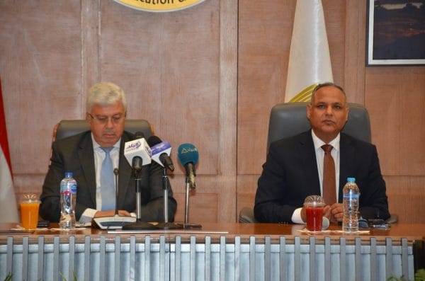 وزير التعليم العالى يشهد توقيع عقود تصنيع أول سيارة كهربائية مصرية محلية الصنع
