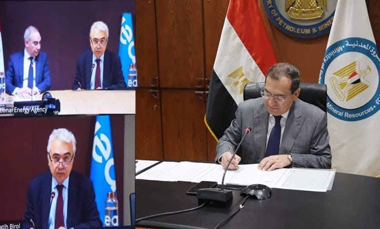 مصر والوكالة الدولية للطاقة توقعان برنامج عمل مشترك للإسراع بالمزيد من إنتاج الطاقة ومشروعات خفض الانبعاثات