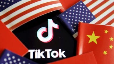 الولايات المتحدة تحظر تحميل تطبيقي "تيك توك" و"وي شات"