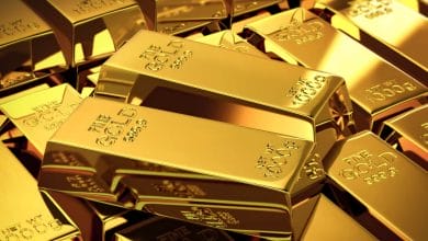 الذهب يهبط مع ارتفاع عوائد السندات وضغوط من ارتفاع الدولار