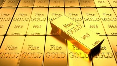 احتمالات الفائدة السلبية تهبط بأسعار الذهب